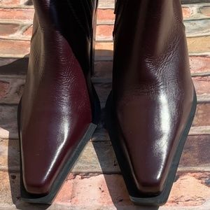 Women’s Mango Leather pointed ankle boots (rt boot EUR 37/lt boot EUR 39)